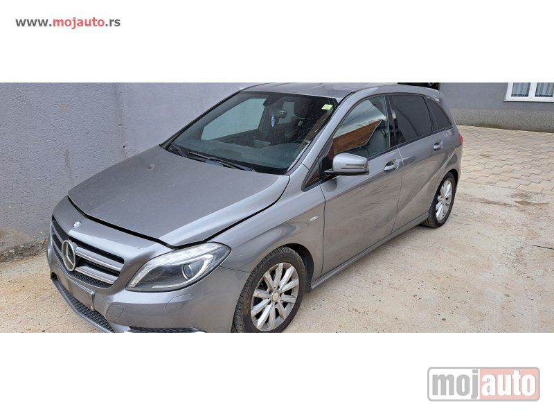 Glavna slika -  Delovi za Mercedes B klasu W246 - Hladnjaci - MojAuto