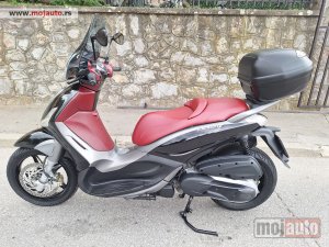 Glavna slika - Piaggio Beverly 350 - MojAuto