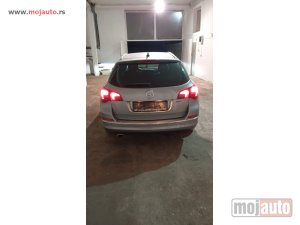 Glavna slika - Opel Astra J  - MojAuto