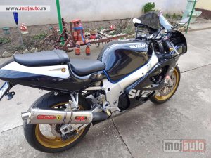 Glavna slika - Suzuki GSXR600 - MojAuto