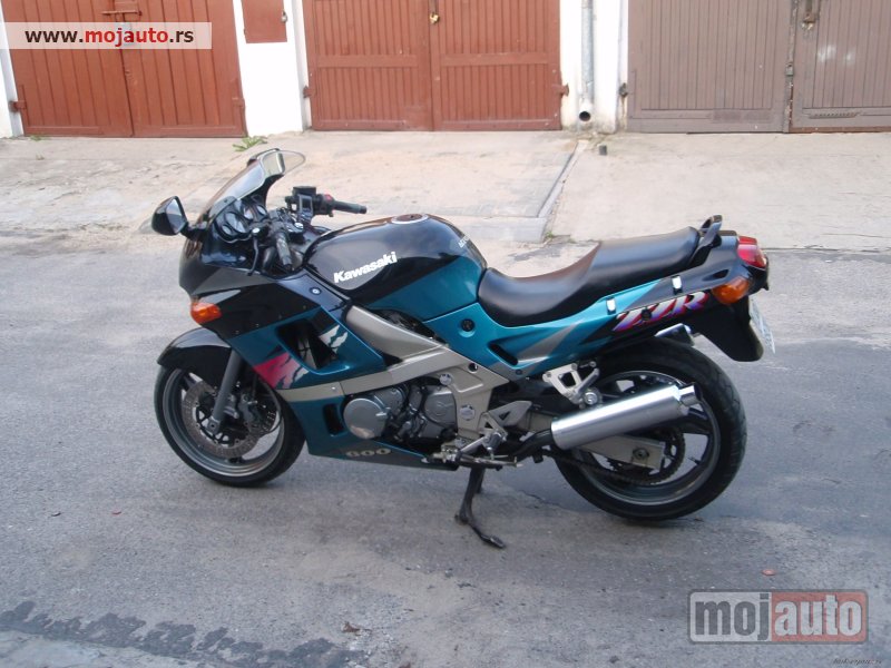 Glavna slika - Kawasaki ZZR 600 1993 U DELOVIMA - MojAuto