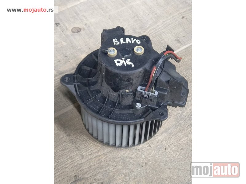 Glavna slika -  Fiat bravo 2 ventilator digitalne klime Originalni delovi  Moguca ugradnja delova  Alfa Romeo 147-156-166-159-GT-MiTo-Giulietta Fiat bravo 2 - croma -grande punto -multipla 2 -punto 3 -stilo-idea Freemont Panda 3 500L Lancia ypsilon-delta-musa-lybra  Ukol - MojAuto