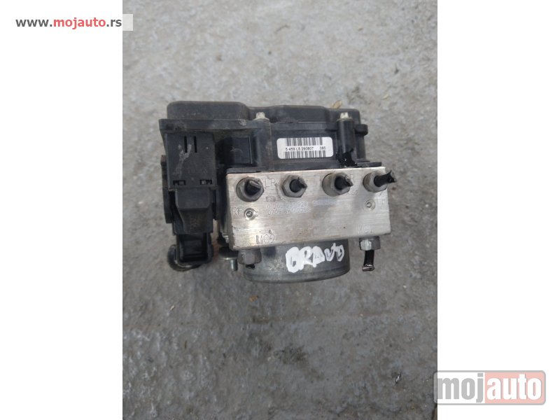 Glavna slika -  Fiat bravo 2 abs centrala Originalni delovi  Moguca ugradnja delova  Alfa Romeo 147-156-166-159-GT-MiTo-Giulietta Fiat bravo 2 - croma -grande punto -multipla 2 -punto 3 -stilo-idea Freemont Panda 3 500L Lancia ypsilon-delta-musa-lybra  Ukoliko zelite da - MojAuto