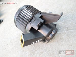 Glavna slika -  Fiat 500l ventilator kabine Originalni delovi  Moguca ugradnja delova  Alfa Romeo 147-156-166-159-GT-MiTo-Giulietta Fiat bravo 2 - croma -grande punto -multipla 2 -punto 3 -stilo-idea Freemont Panda 3 500L Lancia ypsilon-delta-musa-lybra  Ukoliko zelite d - MojAuto