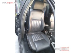 Glavna slika -  Alfa Romeo 156 karavan kozna sedište sa tapacirima Originalni delovi  Moguca ugradnja delova  Alfa Romeo 147-156-166-159-GT-MiTo-Giulietta Fiat bravo 2 - croma -grande punto -multipla 2 -punto 3 -stilo-idea Freemont Panda 3 500L Lancia ypsilon-delta-musa- - MojAuto