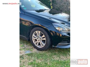 Glavna slika - Mercedes E 200   - MojAuto