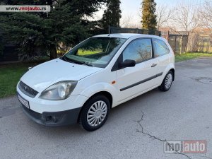 Glavna slika - Ford Fiesta 1,3b 51Kw Odlicna  - MojAuto